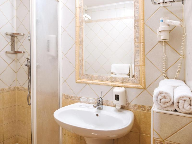 Hotel Reaktiv image
