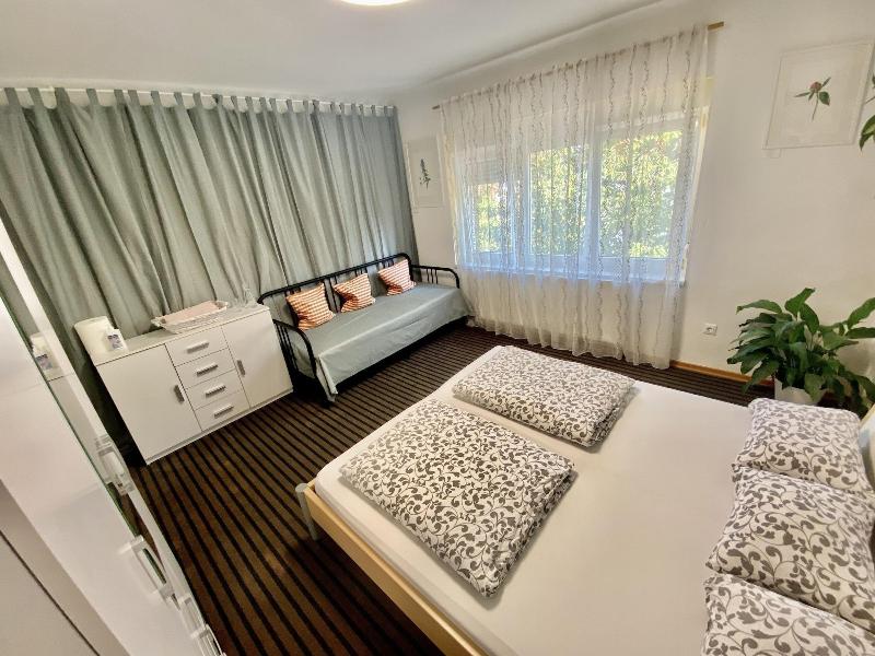 Family Guesthouse Greenslo image