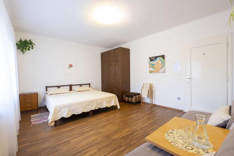 Family Guesthouse Greenslo image