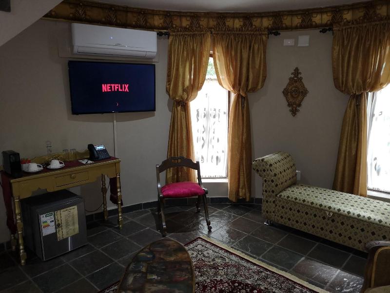 Excalibur Boutique Hotel image