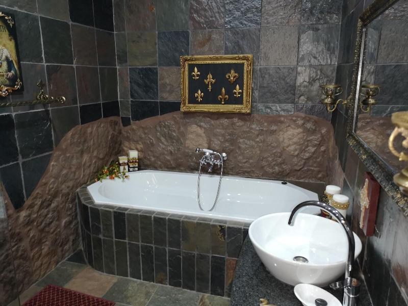 Excalibur Boutique Hotel image