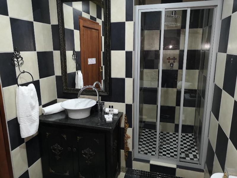 Excalibur Boutique Hotel image