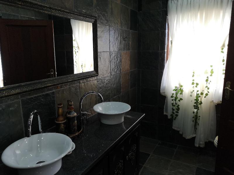 Excalibur Boutique Hotel image