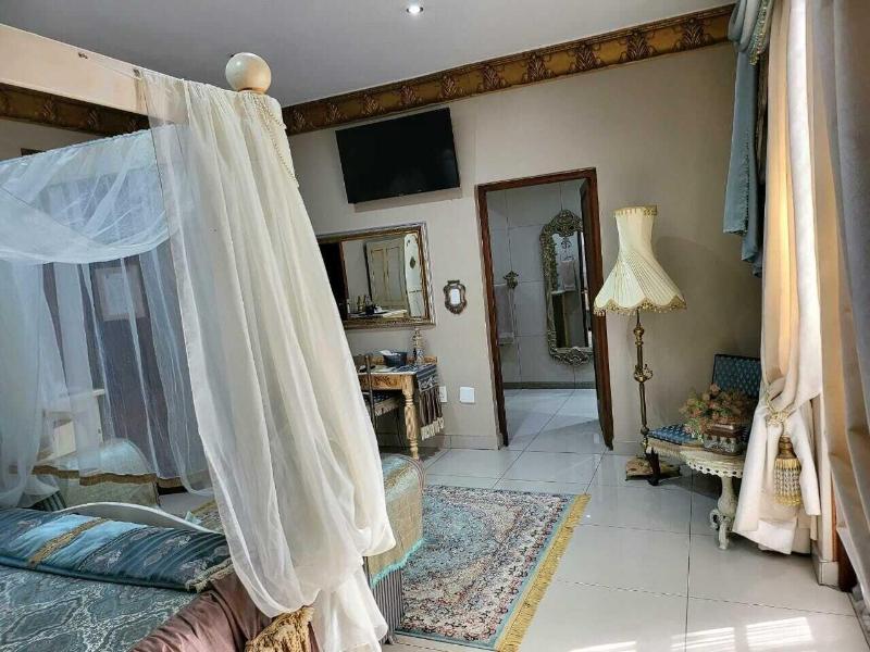 Excalibur Boutique Hotel image