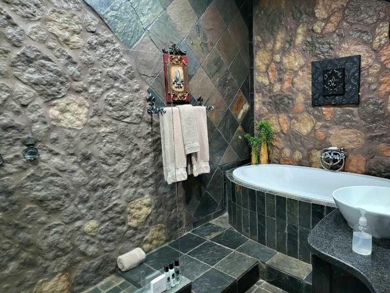 Excalibur Boutique Hotel image