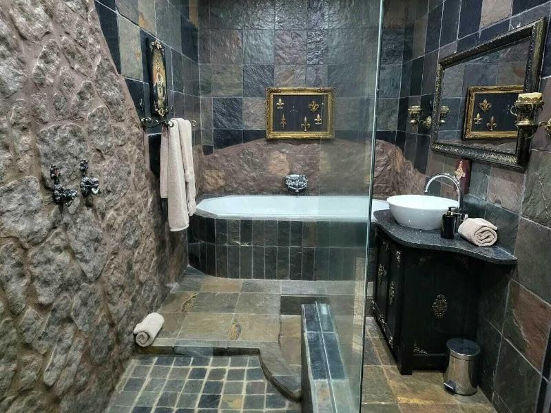 Excalibur Boutique Hotel image