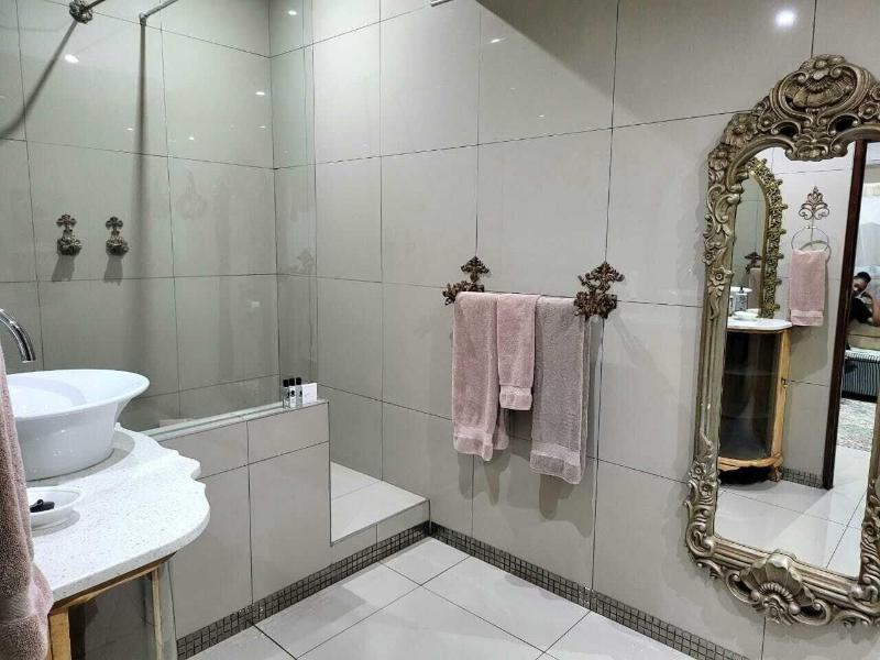 Excalibur Boutique Hotel image