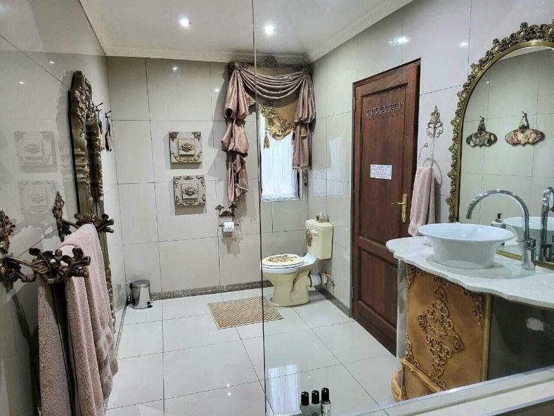 Excalibur Boutique Hotel image