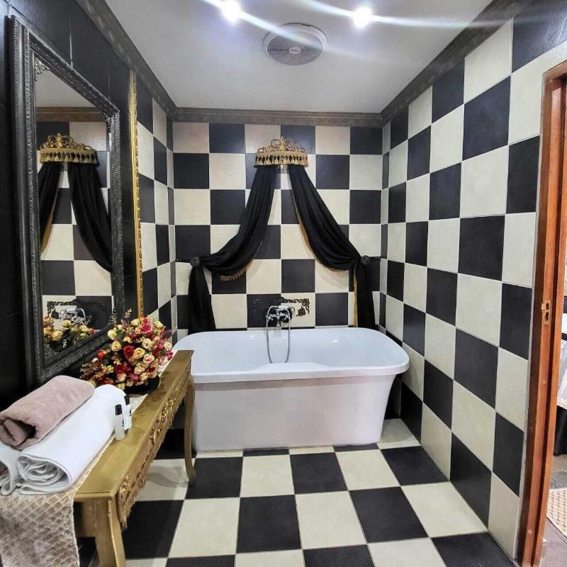 Excalibur Boutique Hotel image