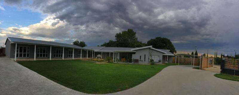 Graceland Guest House