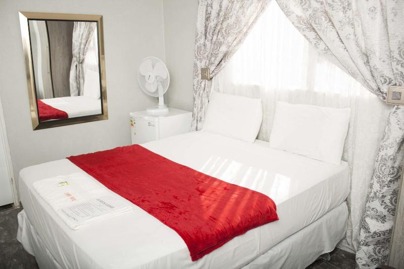 Zurich Garden Lodge image