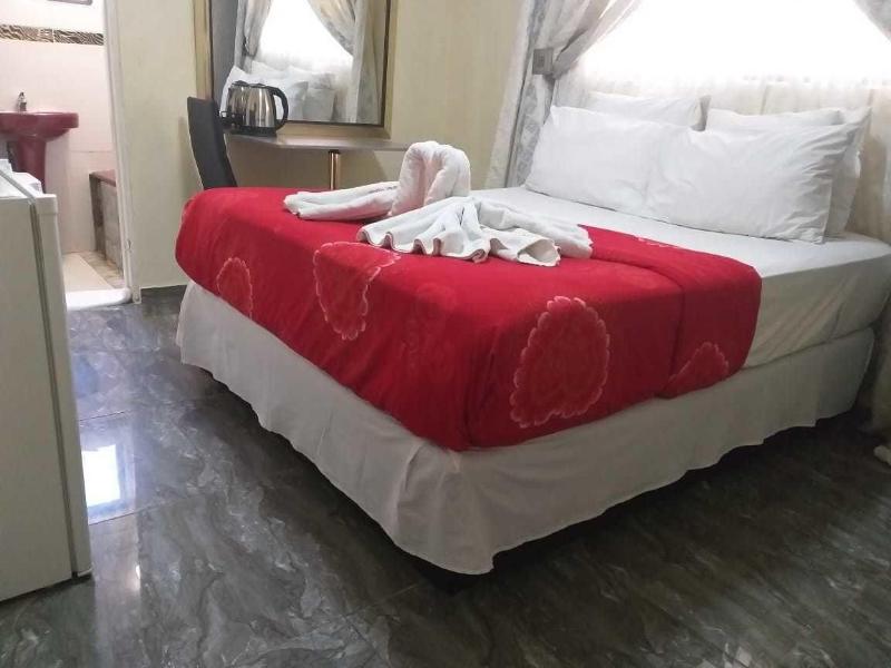 Zurich Garden Lodge image