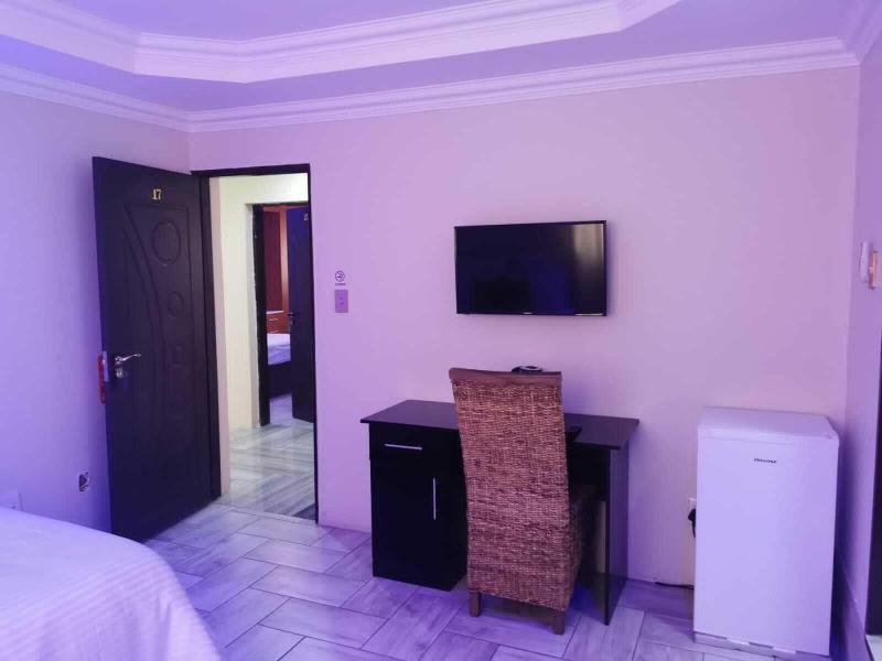 Zurich Garden Lodge image