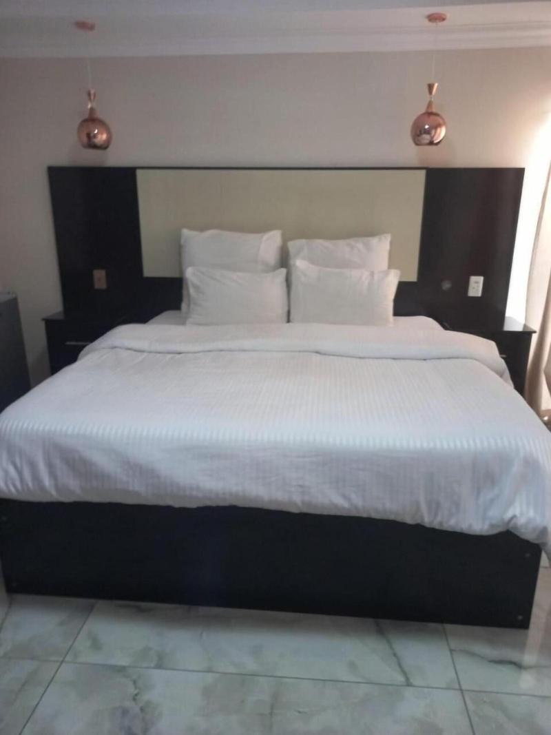 Zurich Garden Lodge image