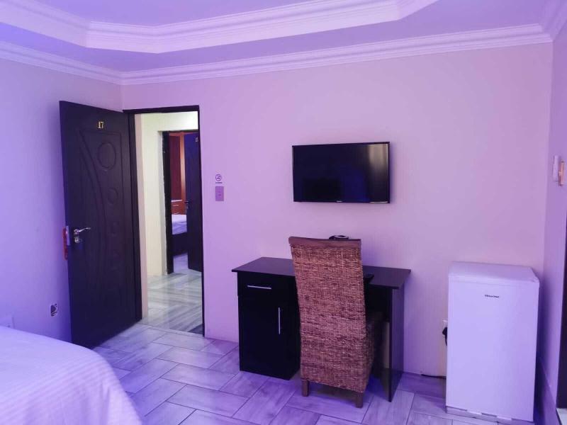 Zurich Garden Lodge image