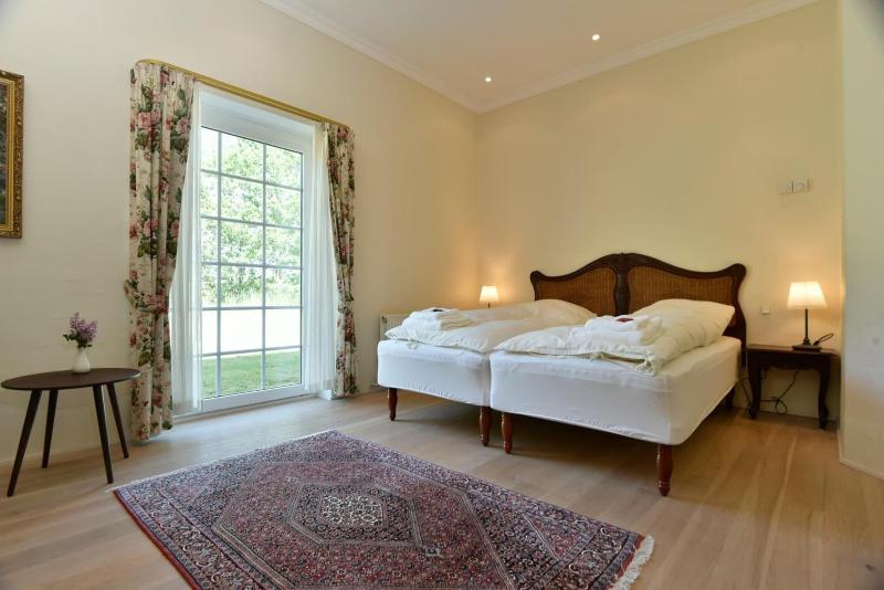 Best Bed image