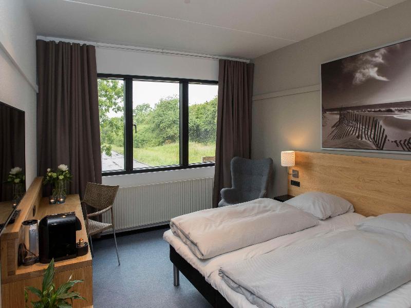 Hotel 6400 image