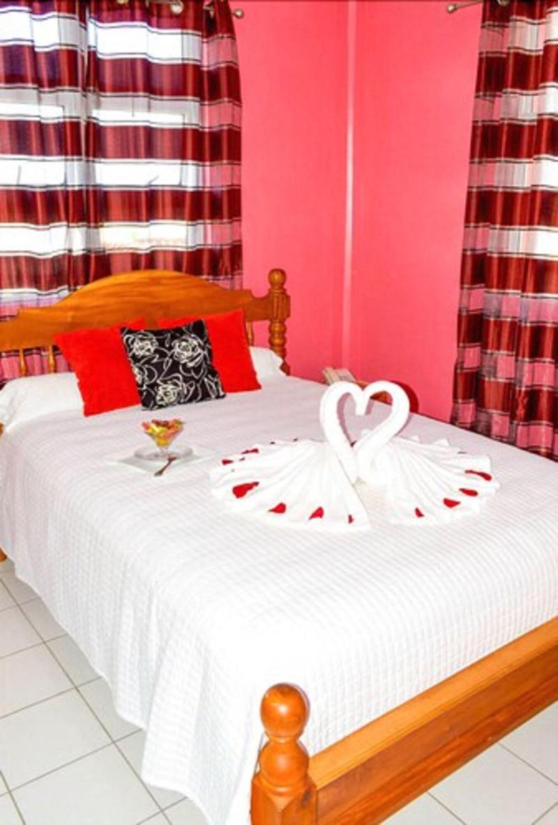 La Flamboyant Hotel image