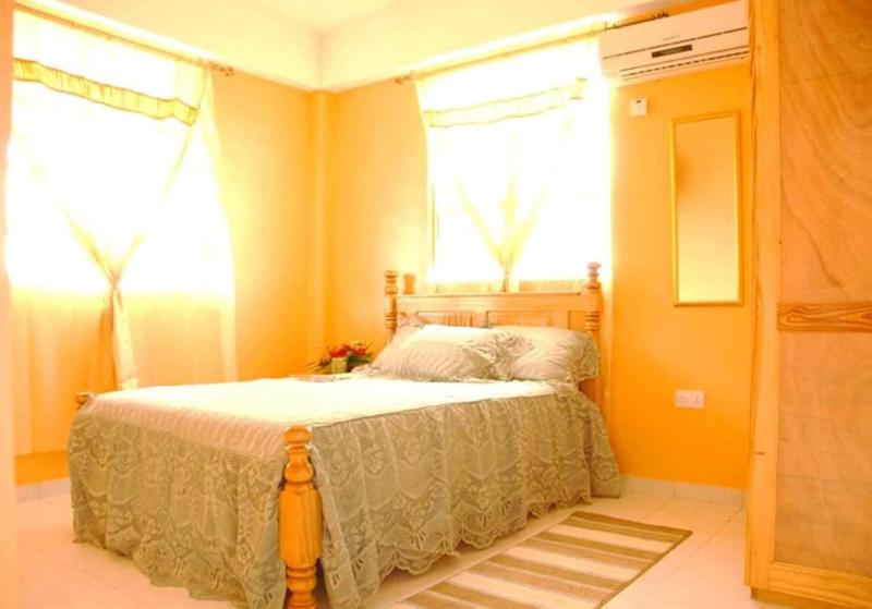 La Flamboyant Hotel image