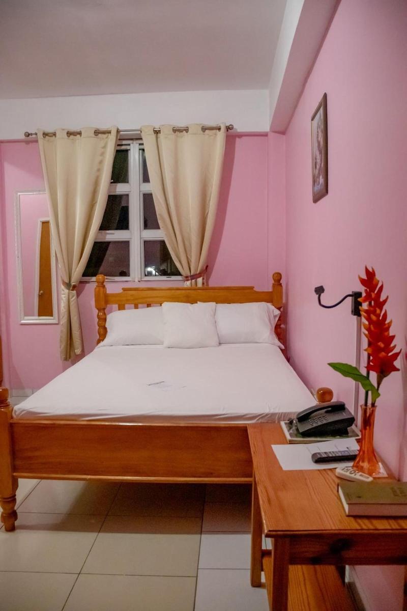La Flamboyant Hotel image