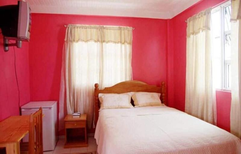 La Flamboyant Hotel image