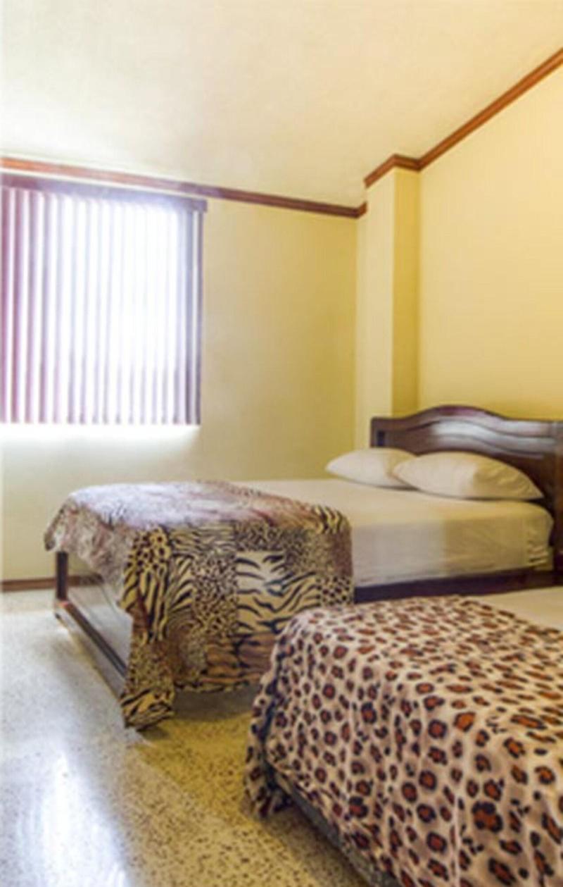 Golden Mar Hostal image