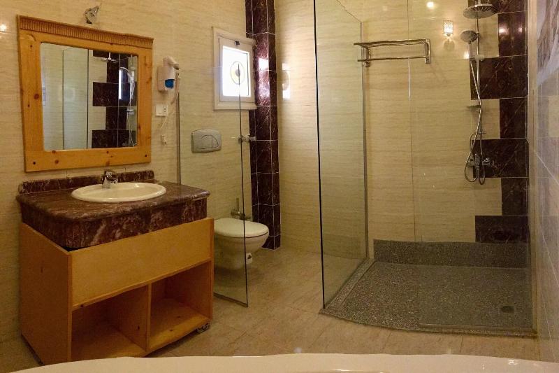 Jewel Of The Valley Howard Carter Hotel image