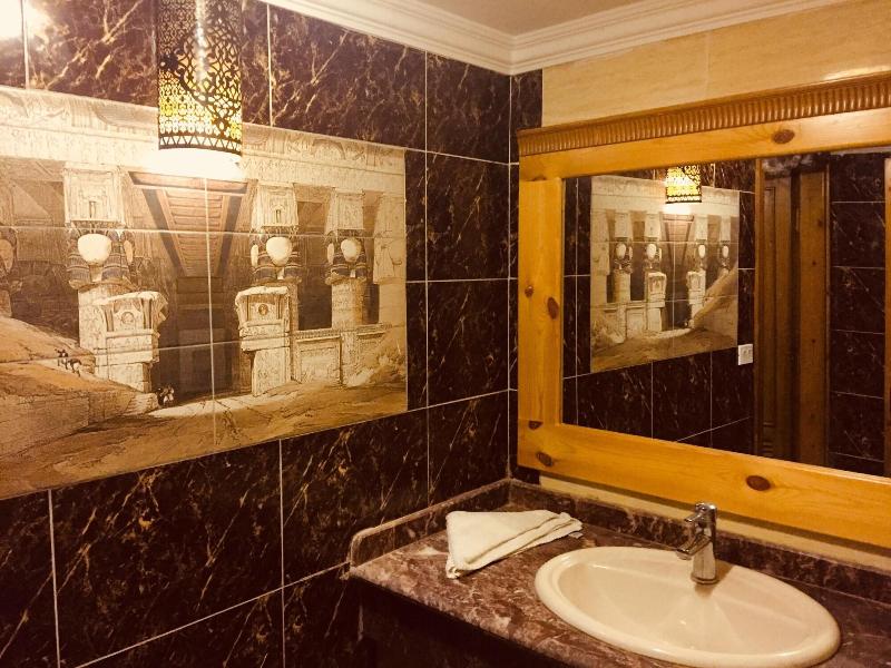 Jewel Of The Valley Howard Carter Hotel image