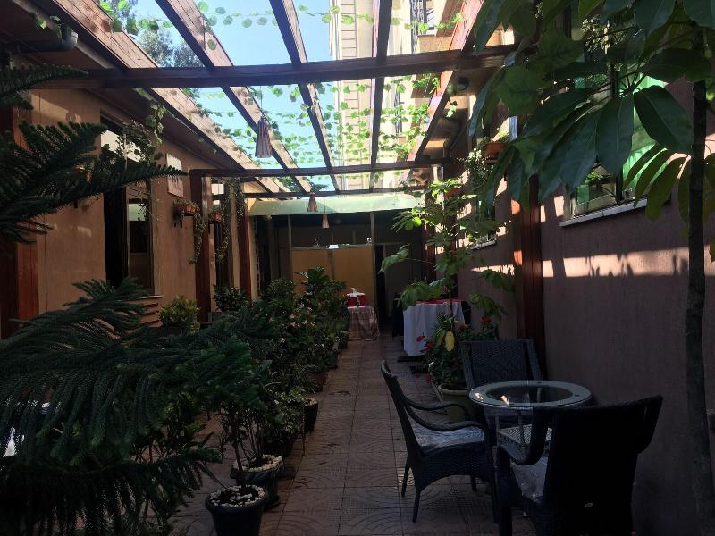 Jacaranda Hotel image