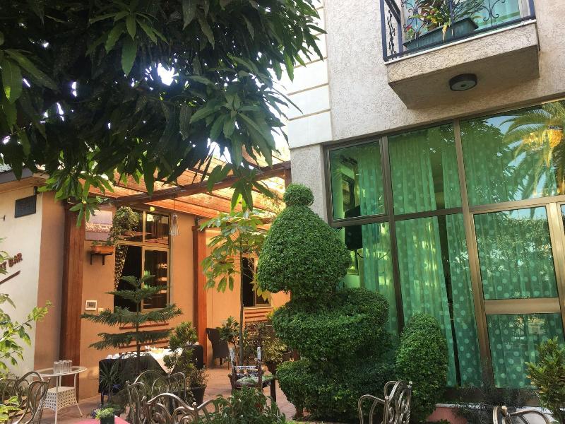 Jacaranda Hotel image