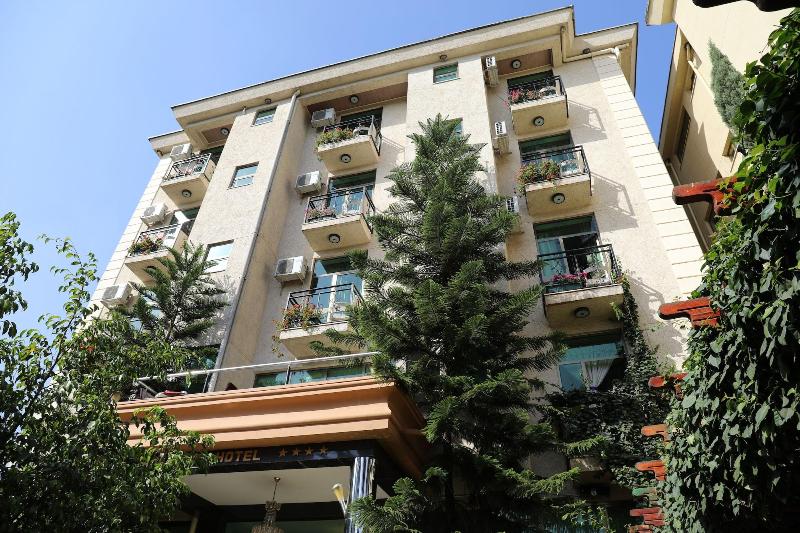 Jacaranda Hotel image