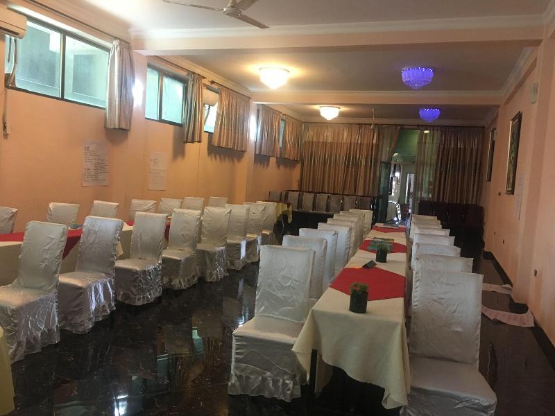 Jacaranda Hotel image
