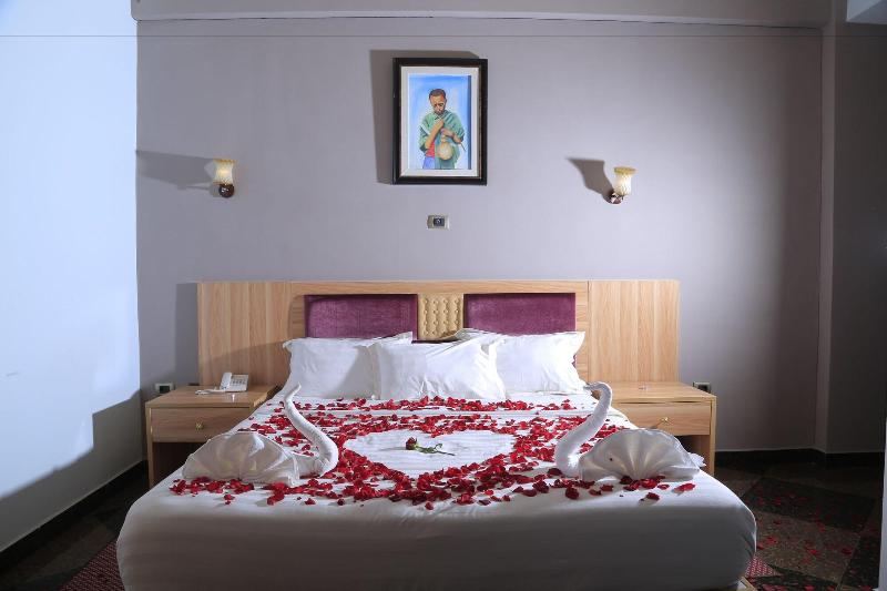 Jacaranda Hotel image