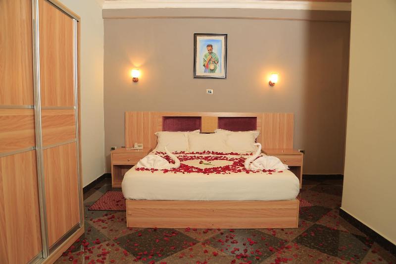 Jacaranda Hotel image