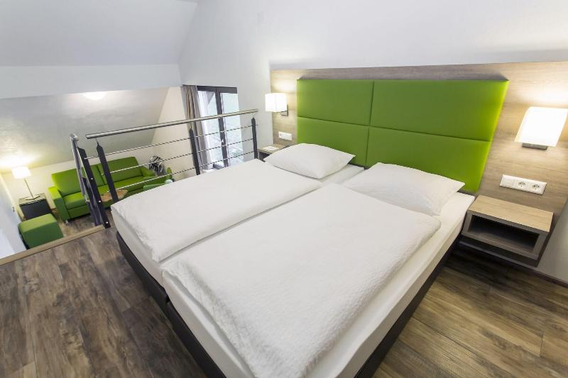 Hotel Holzscheiter image
