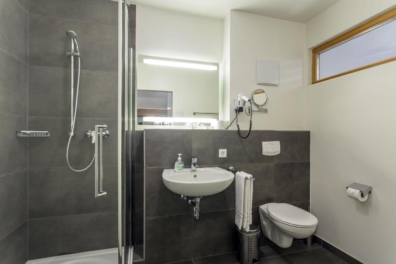 Hotel Holzscheiter image