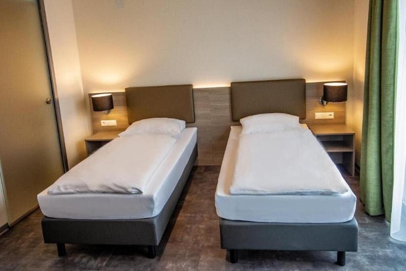 Hotel Holzscheiter image