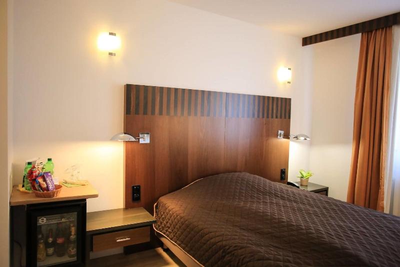 Bed room