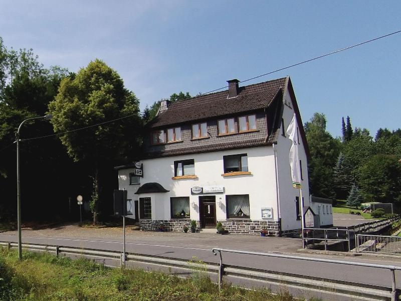 Zum Lindenbaum image