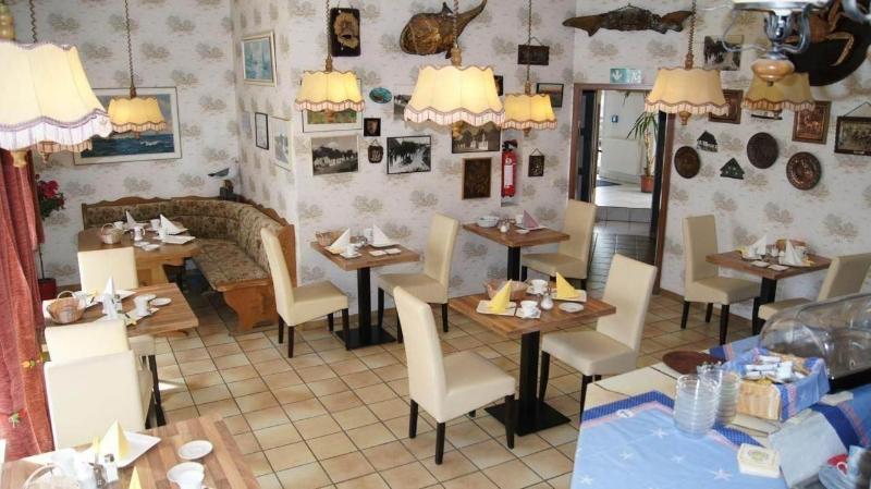 Hotel Dorfkrug Büsum - Altbauteil image