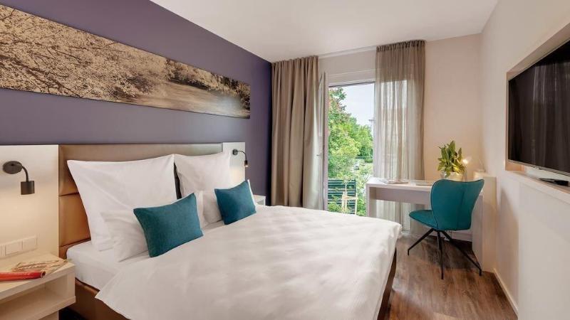 Amper Art Hotel image