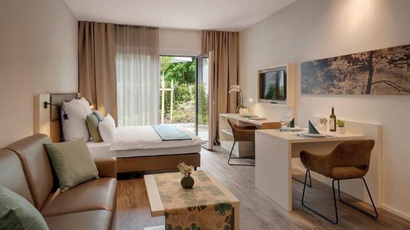 Amper Art Hotel image