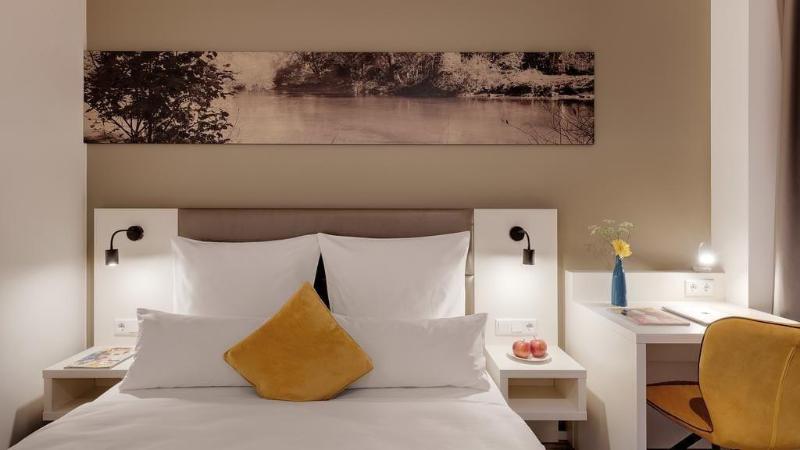 Amper Art Hotel image