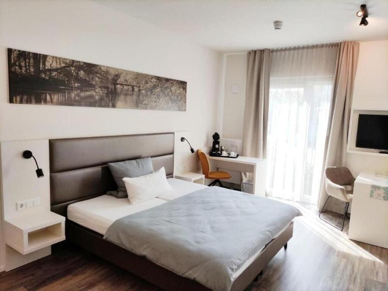 Amper Art Hotel image
