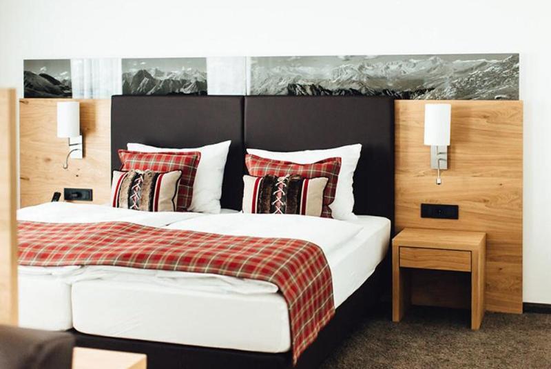 Hotel Edita image