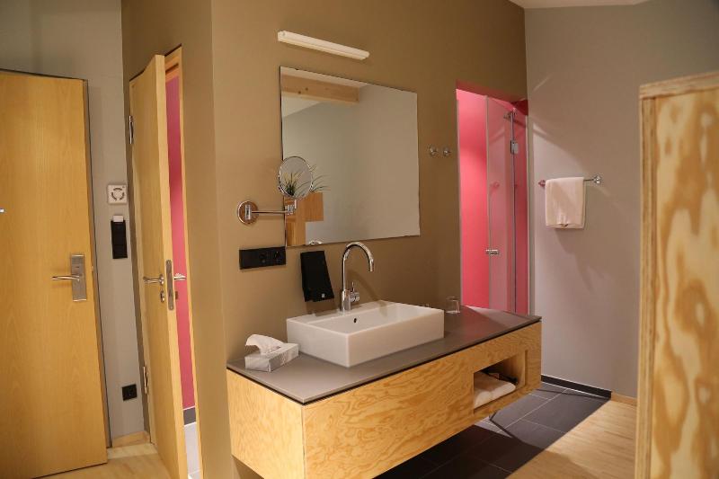 Schlossparkhotel Mariakirchen image