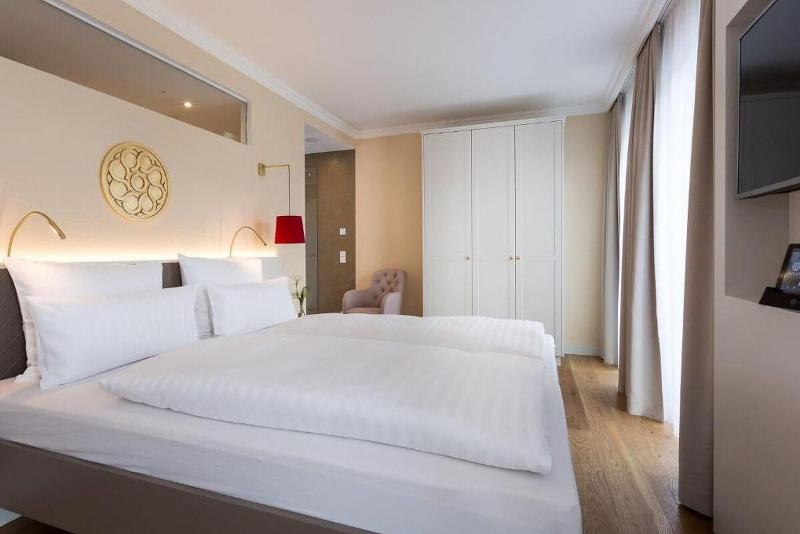 Emichs Hotel image