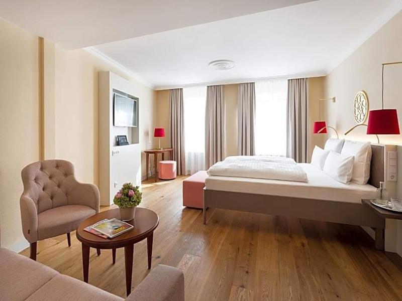Emichs Hotel image