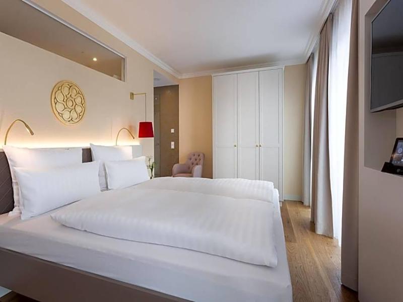 Emichs Hotel image