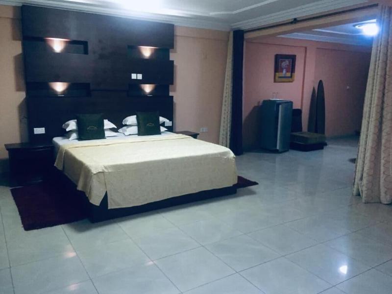 Akroma Plaza image